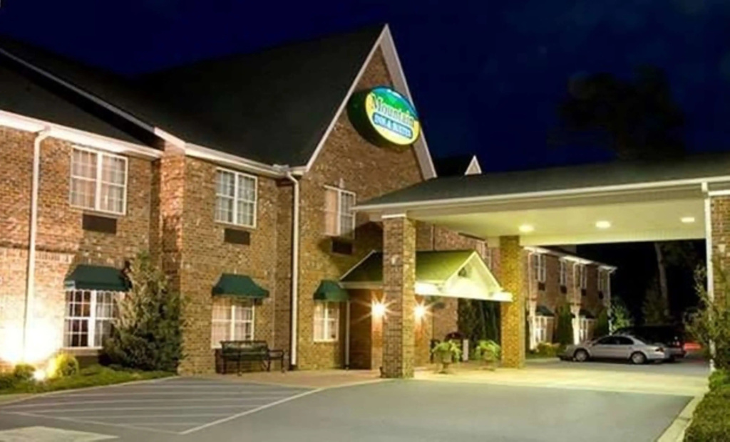 photo 1 of Mountain Inn & Suites