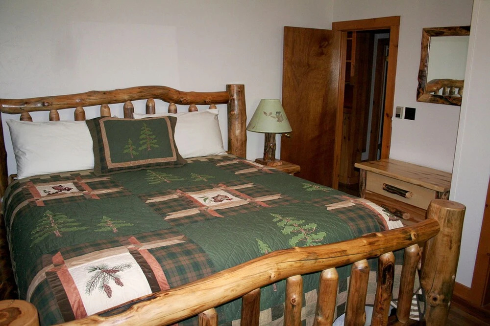 photo 1 of Mountain Pine Cabin by Rocky Mountain Resorts- #20-ncd0296