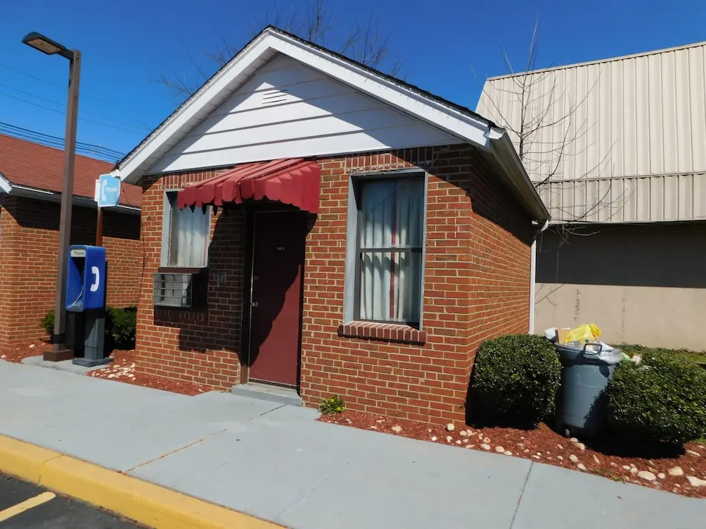 photo 1 of Mounts Motel