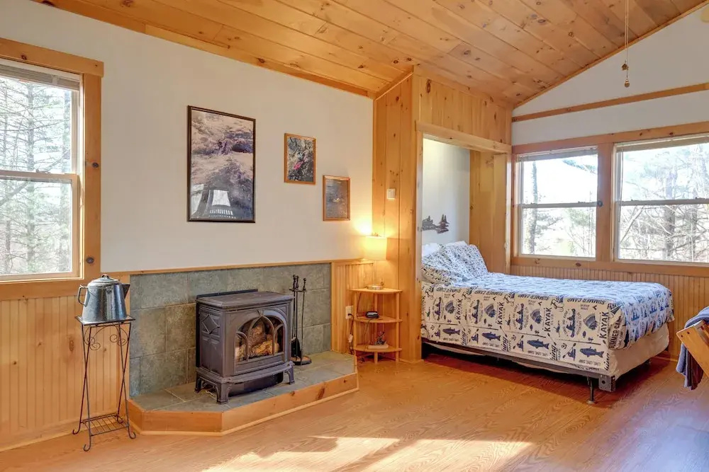photo 1 of Cabin w/ Hot Tub - Near Nantahala Outdoor Center!