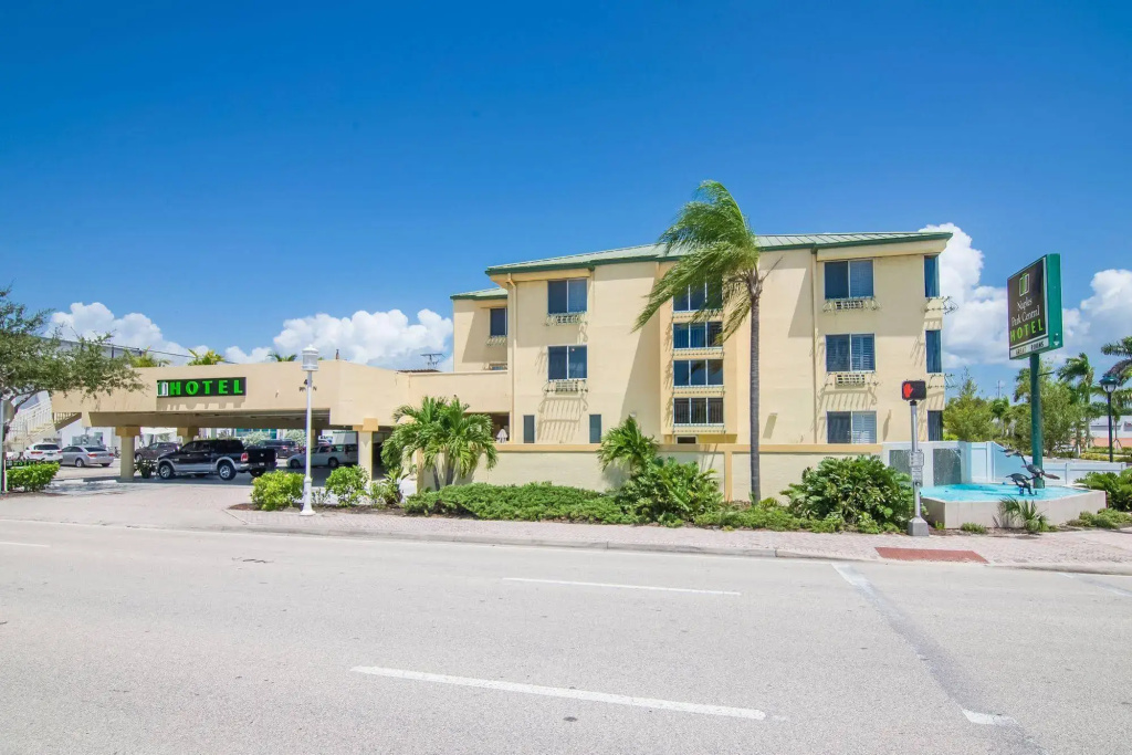 photo 1 of Naples Park Central Hotel