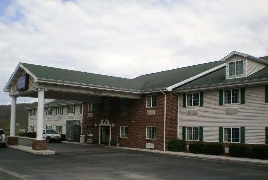 photo 1 of Baymont by Wyndham Mount Vernon Renfro Valley