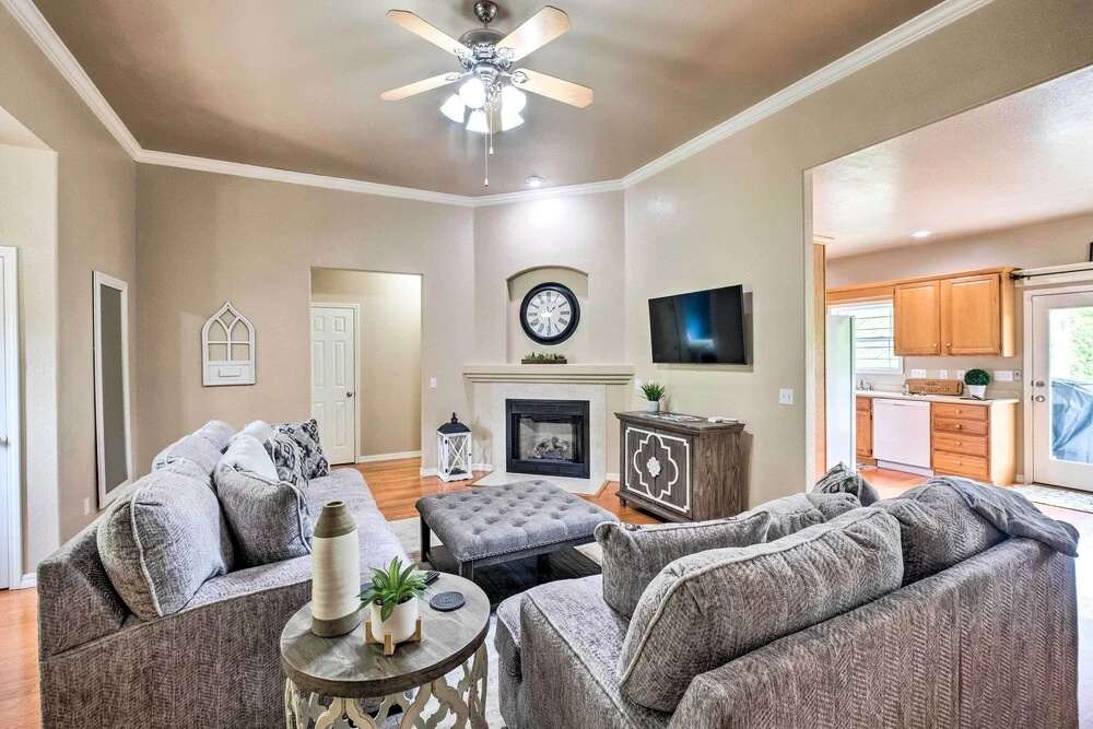 photo 1 of Bella Vista Home w/ Yard: Half Mile to Trails!