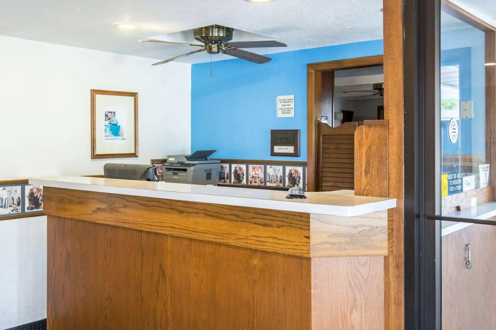 photo 1 of AmeriVu Inn - New Hampton