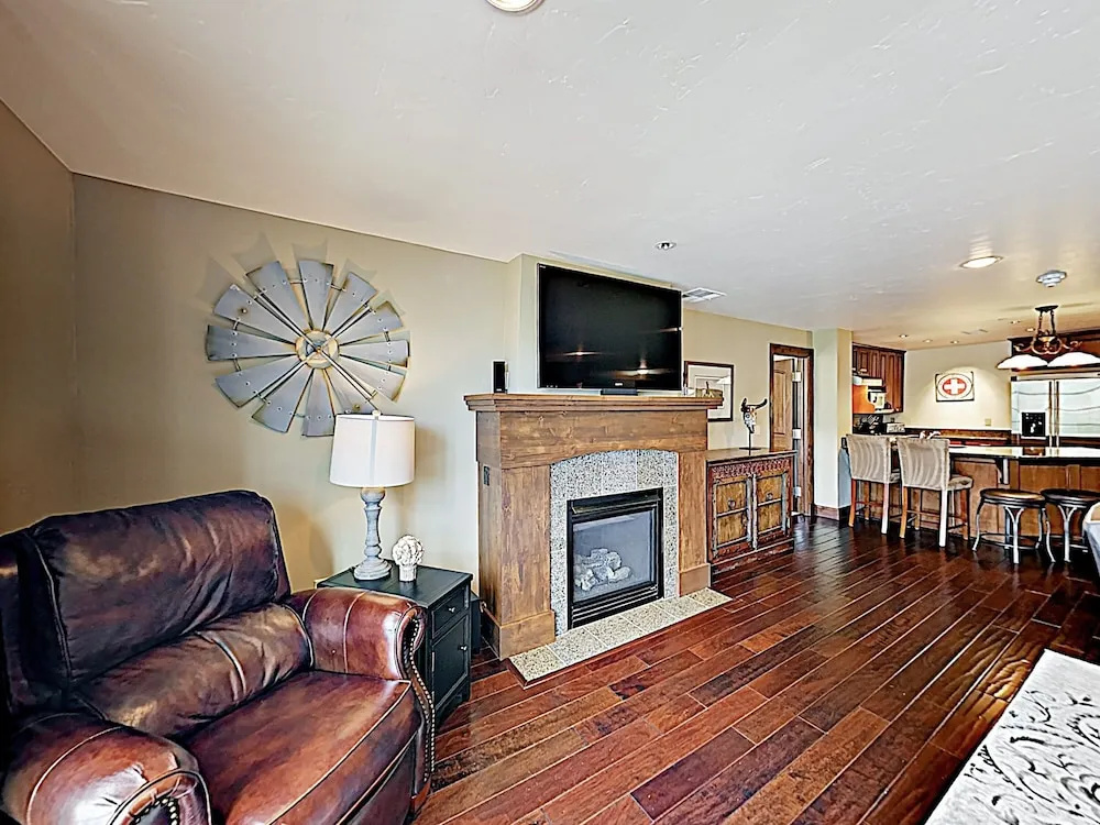photo 1 of New Listing! Luxe Mountain-view W/ Hot Tubs 3 Bedroom Condo