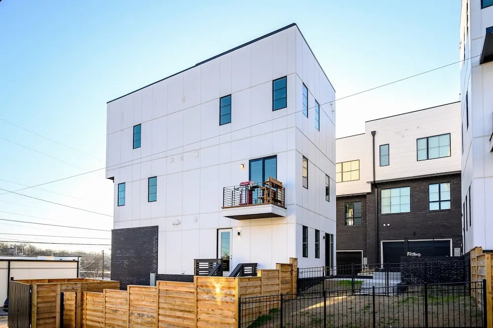 photo 1 of New Listing! Luxe New-build W/ Rooftop Lounge 3 Bedroom Townhouse