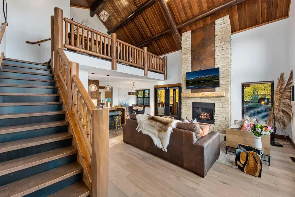 photo 1 of New Log cabin, The Bears Den - 2 bedrooms, loft, 2.5 bath, jacuzzi & Fireplace