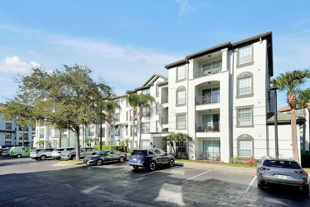 photo 1 of New Modern Vista Cay Reserve Condo - 6007