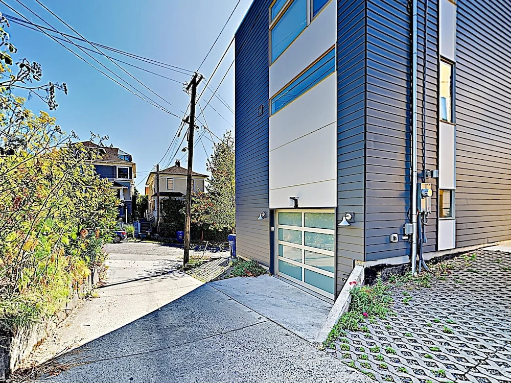 photo 1 of New ! Private Rooftop Deck W/ City Views 3 Bedroom Townhouse