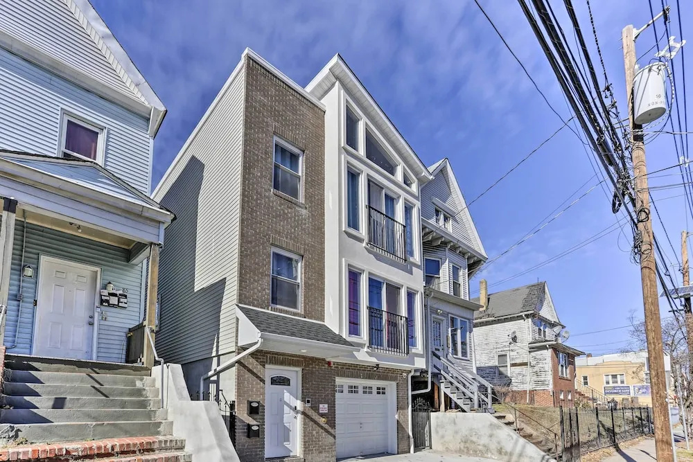 photo 1 of Newark Apt ~ 5 Mi to Museums & Art Centers!