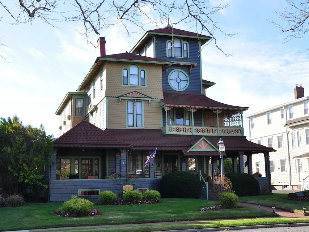 photo 1 of Normandy Inn