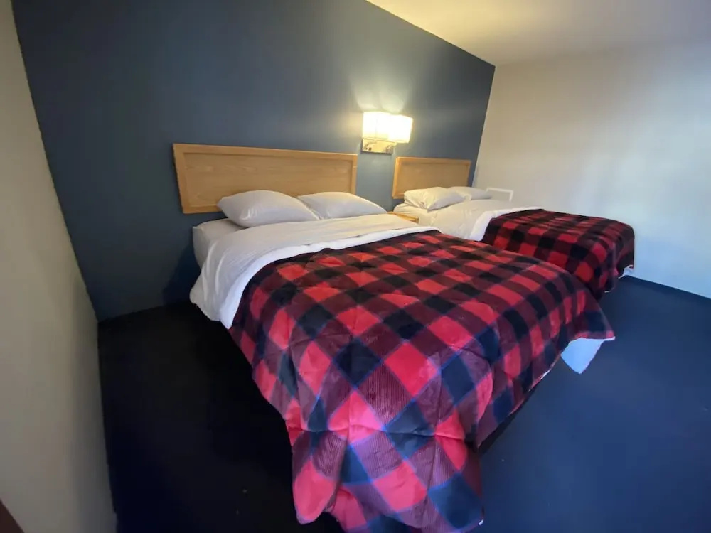 photo 1 of Lumberjack Inn