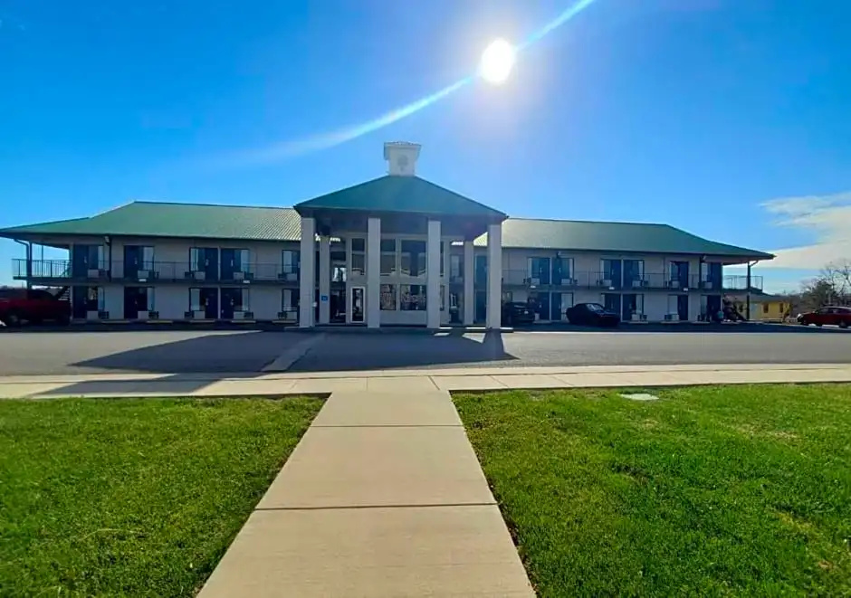 photo 1 of Crestview Inn