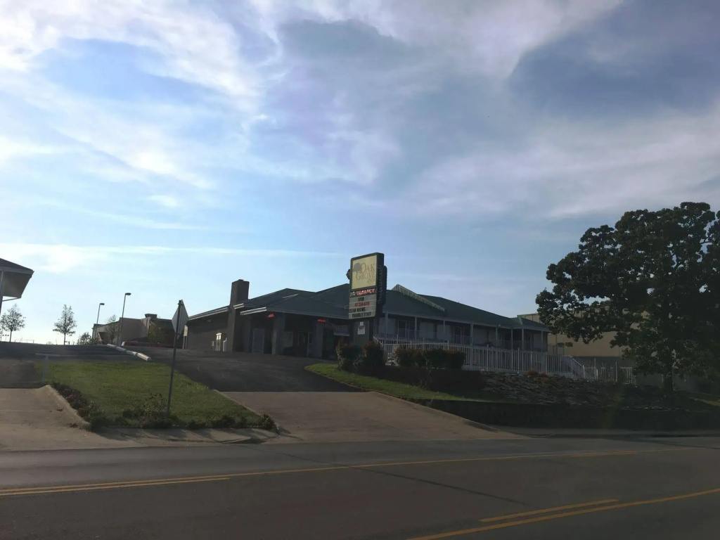 photo 1 of Oak Grove Inn