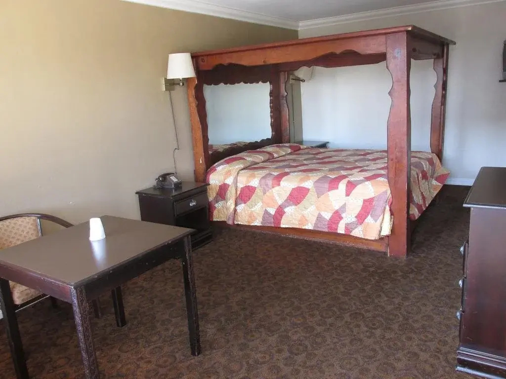 photo 1 of Oak Tree Motel