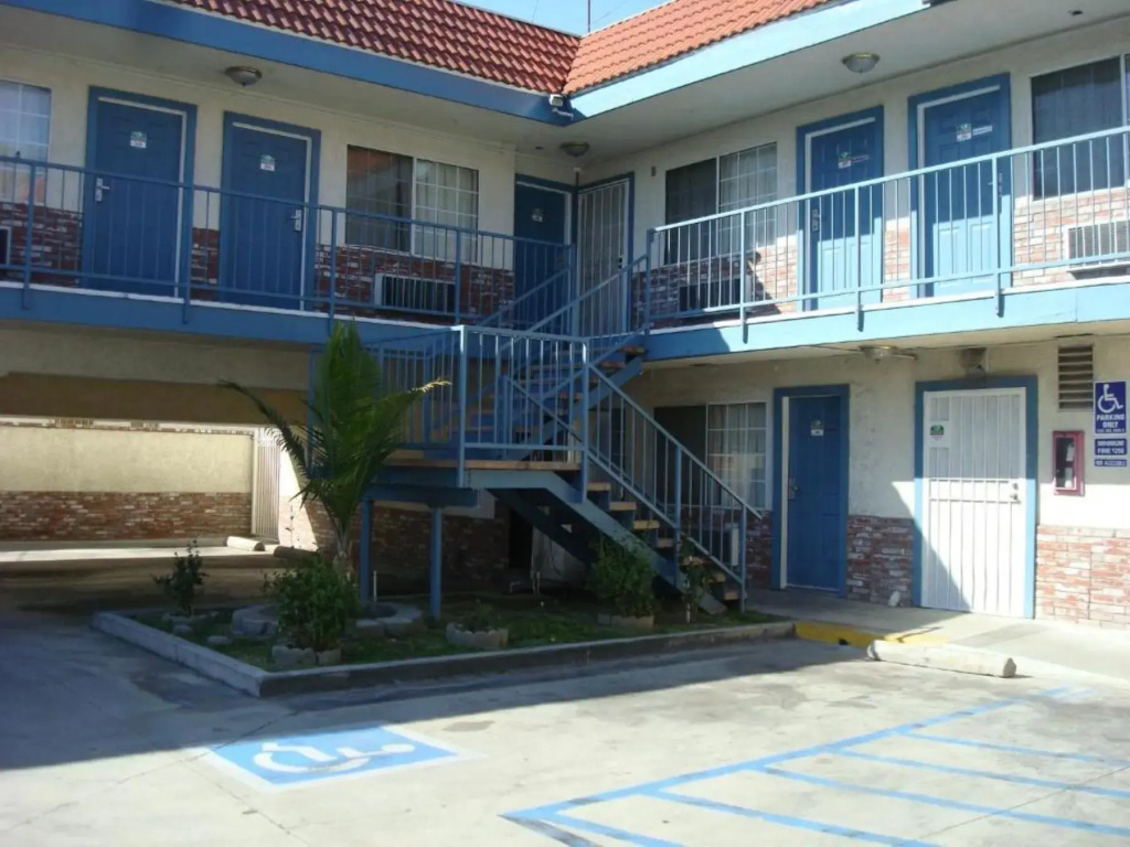photo 1 of Scottish Inns Long Beach