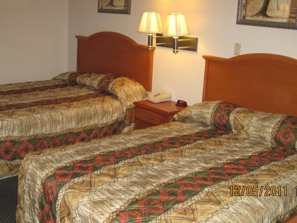 photo 1 of Oakwood Inn
