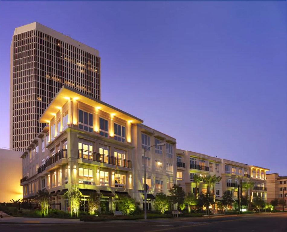 photo 1 of Oakwood Miracle Mile