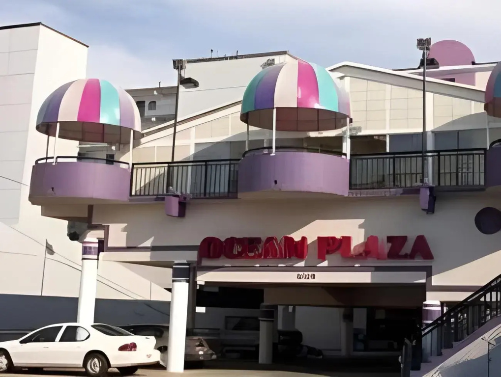 photo 1 of Ocean Plaza Motel