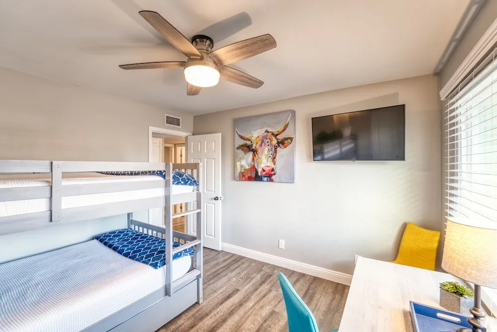 photo 1 of 3BR Sleeps 8 Pool Putting Green BQQ Large Island!