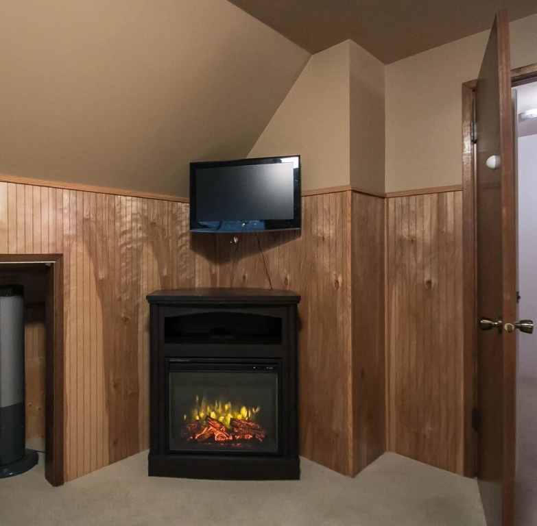 photo 1 of Ole' Berg's Den in Lake Wenatchee