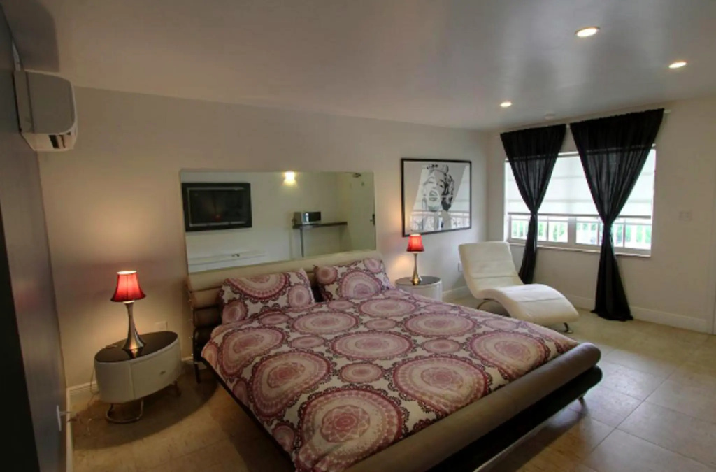 photo 1 of OYO Hotel Coral Gables - Miami Airport
