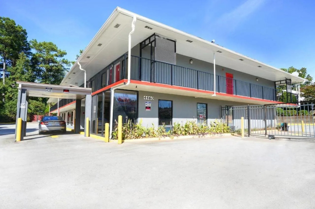 photo 1 of OYO Hotel Decatur I-285 The Perimeter
