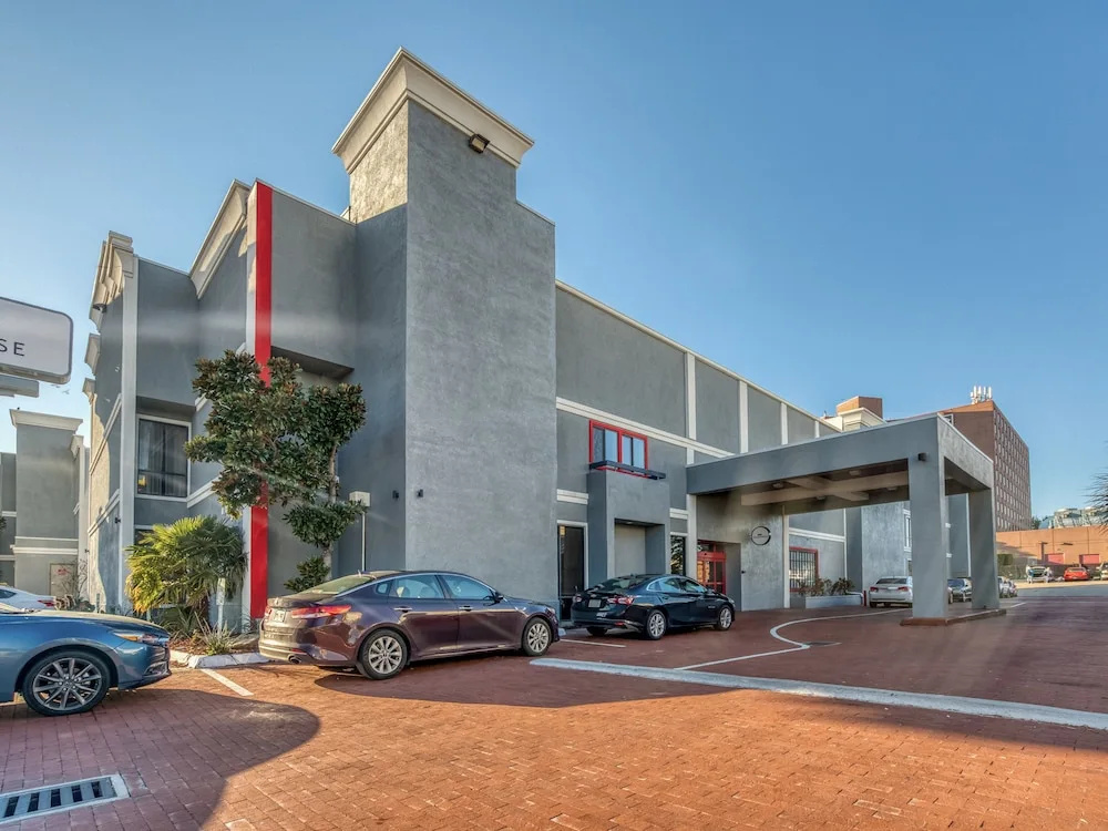 photo 1 of Oyo Townhouse Dallas Park Central Galleria