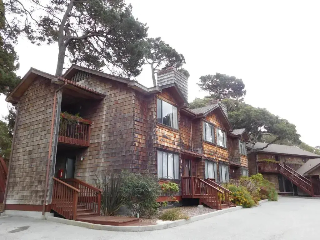 photo 1 of Pacific Gardens Inn