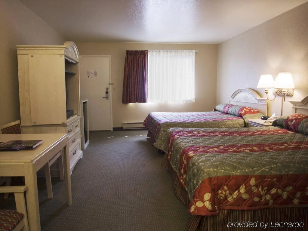 photo 1 of Pacific Inn