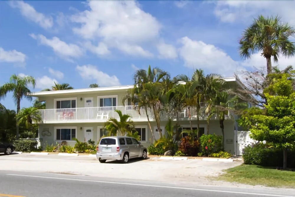 photo 1 of Palm Cay 4