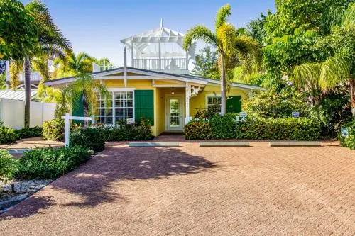 photo 1 of Palm Isle 3208 by RedAwning