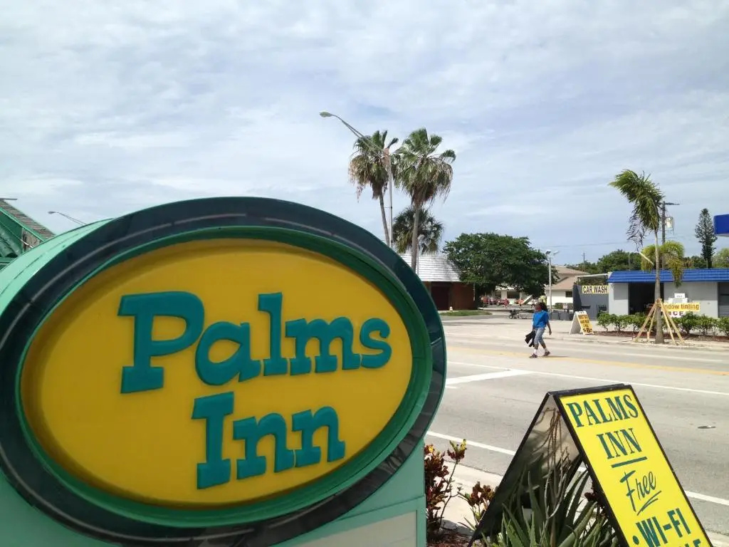 photo 1 of Palms Inn