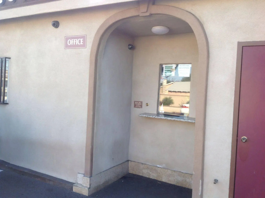 photo 1 of Palms Motel