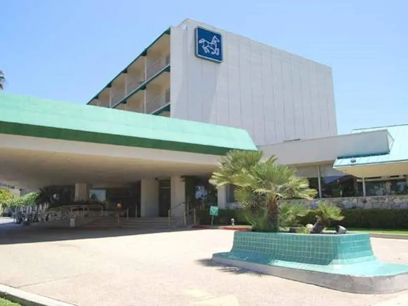 photo 1 of Palos Verdes Inn