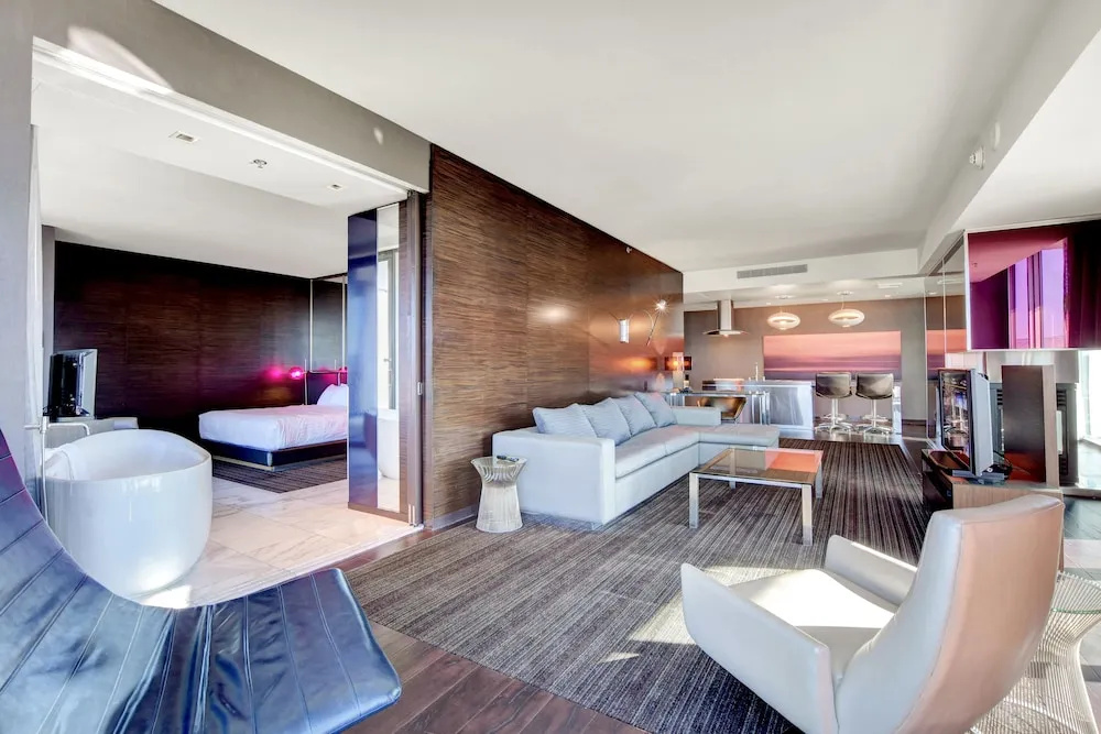 photo 1 of Panoramic Room on 36 floor