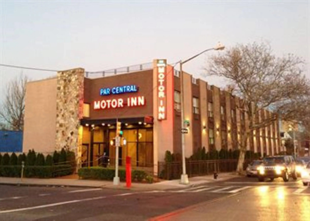photo 1 of Par Central Motor Inn