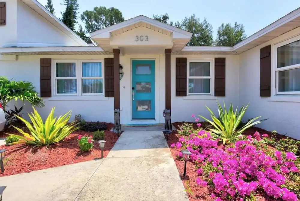 photo 1 of Paradise Beach House 3 Bedroom Home by Redawning