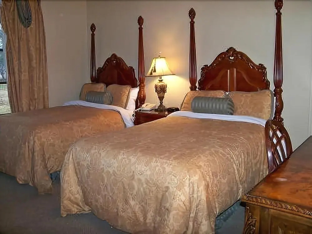 photo 1 of Parc England Boutique Hotel