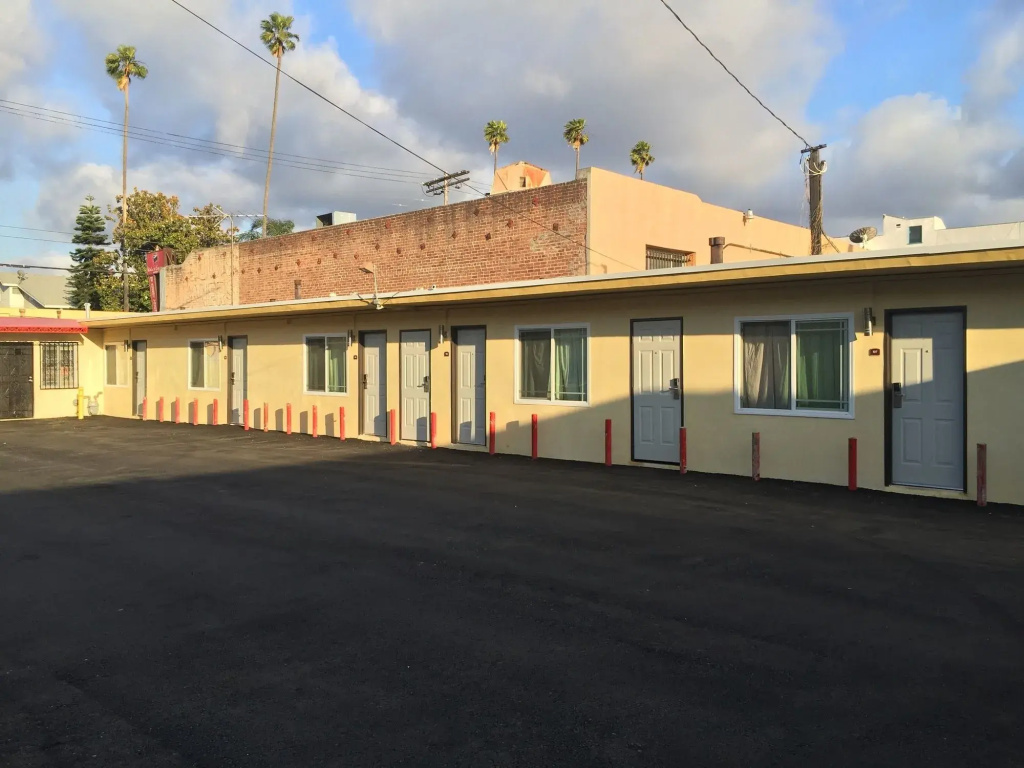 photo 1 of Park Motel