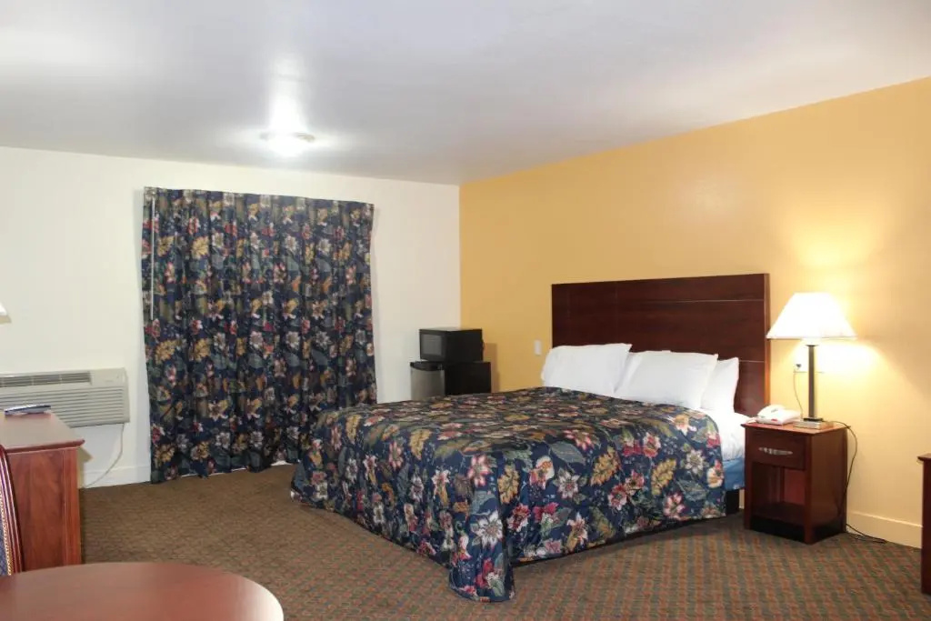 photo 1 of Passport Inn And Suites Middletown