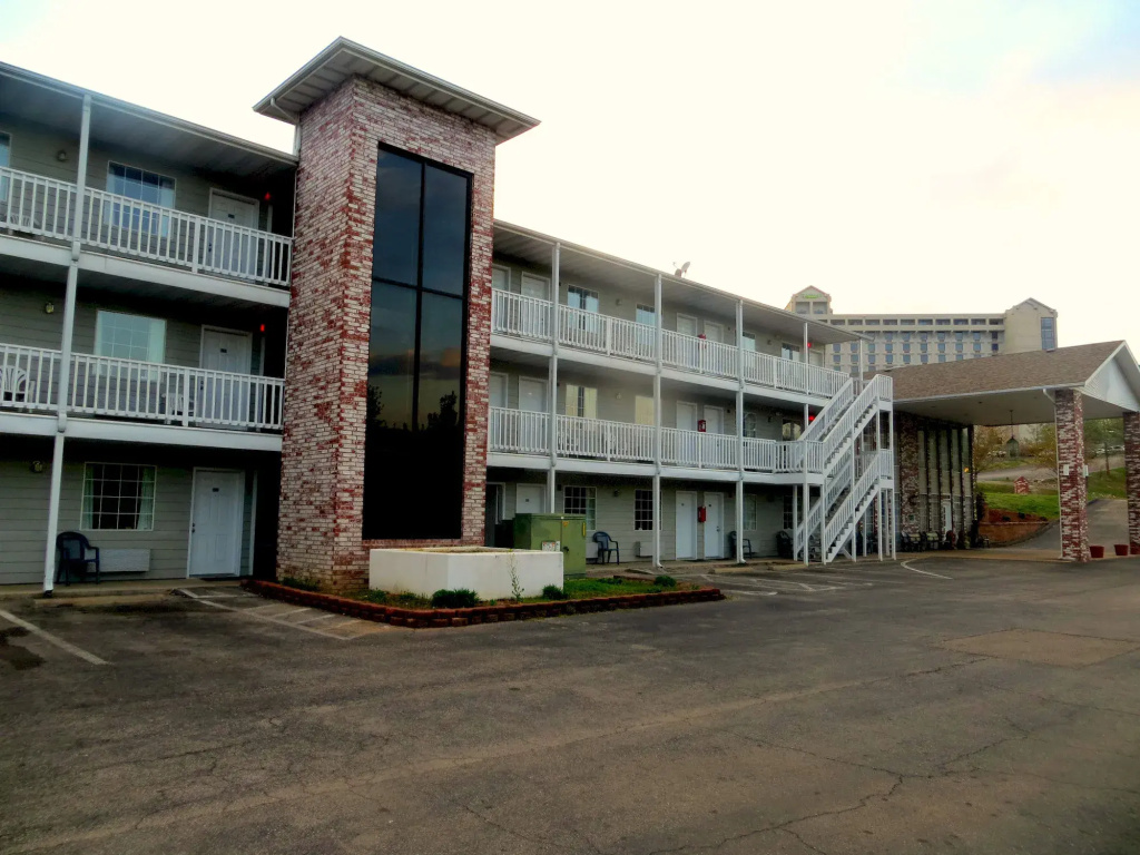 photo 1 of Sunset Inn