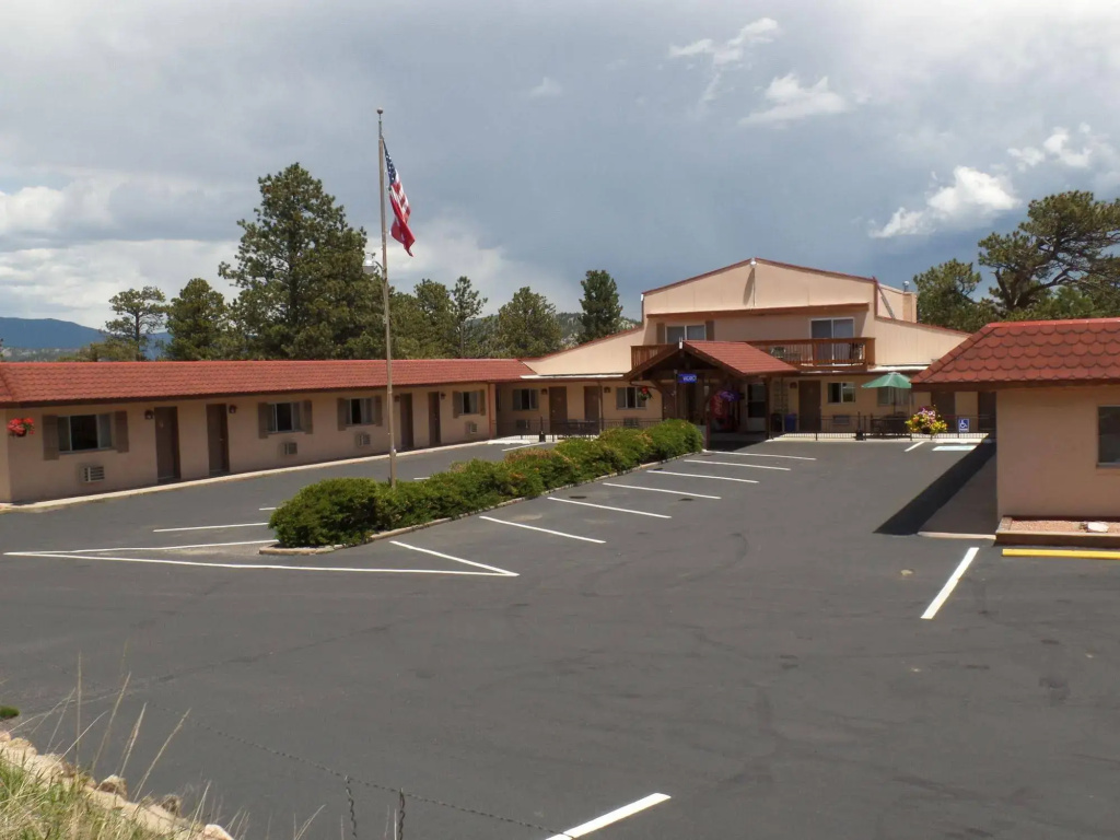 photo 1 of Peak To Peak Lodge