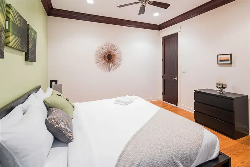 photo 1 of Penthouse 3BR in Lincoln Park by Sonder