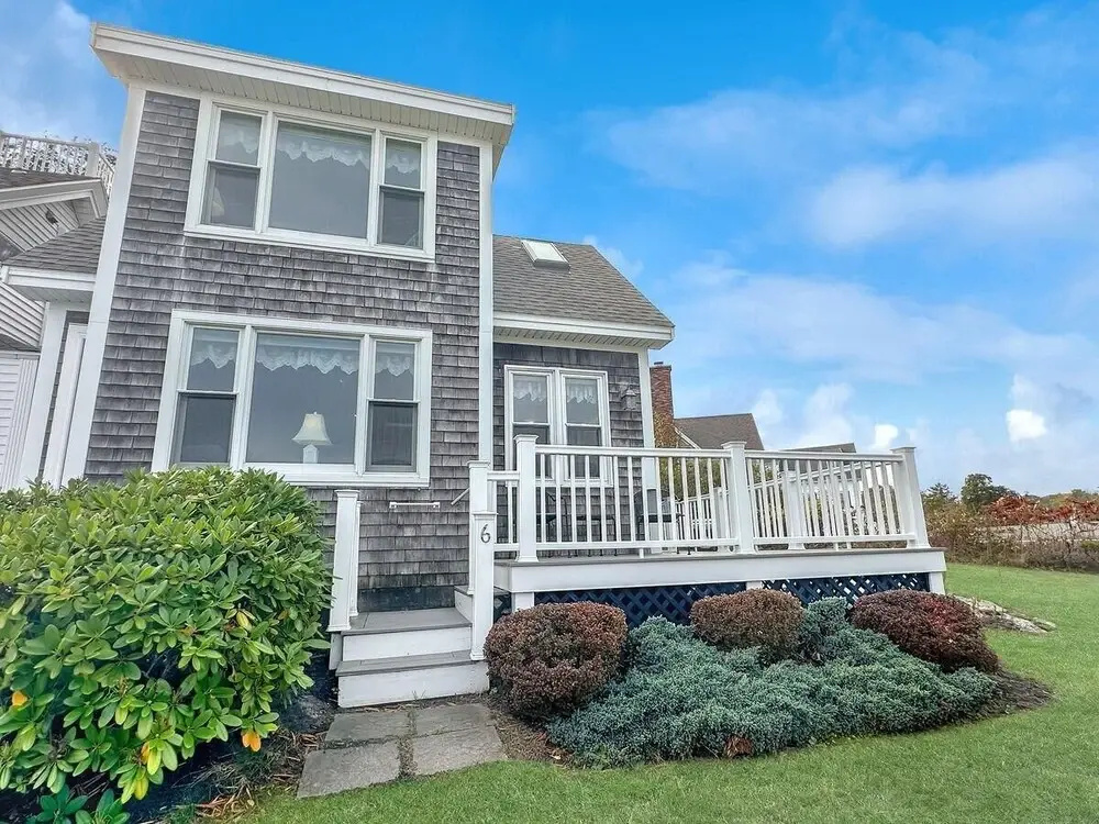 photo 1 of Perkins Cove Gem - Q934