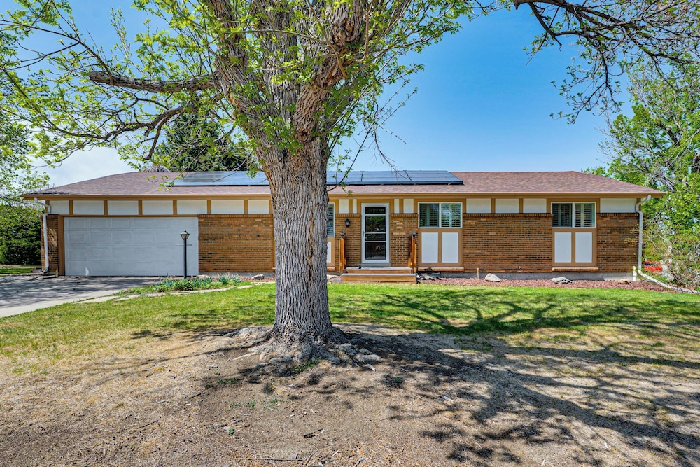 photo 1 of 4 Mi to Olde Town Arvada! Dog-friendly Home, Yard