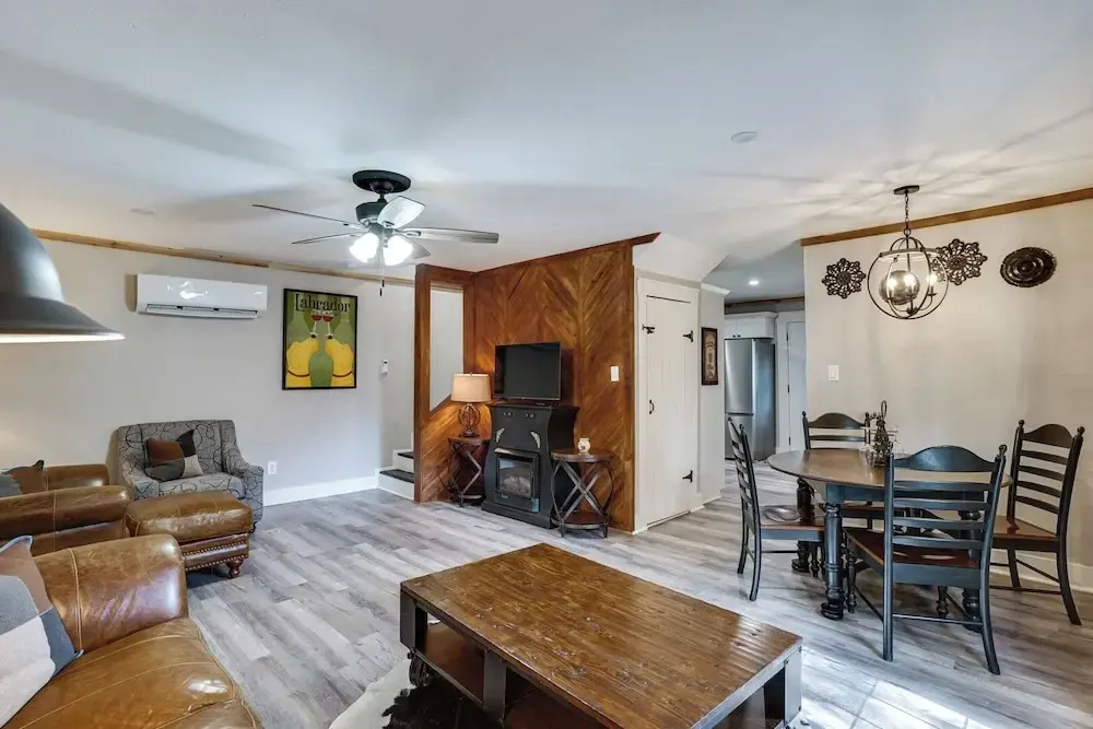 photo 1 of Pet-friendly Granbury Home w/ Yard, Near Downtown!
