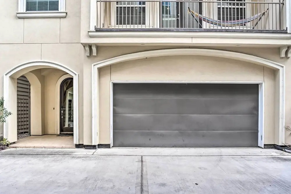 photo 1 of Pet-friendly Houston Townhome, 6 Mi to Dtwn!