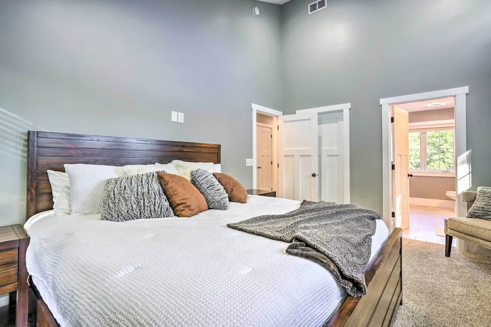 photo 1 of Pet-friendly Minneapolis Home ~ 6 Mi to Dtwn!