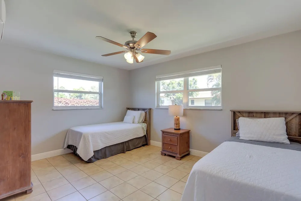 photo 1 of Pet-friendly Palm Beach Pad - 1 Mi to the Ocean!
